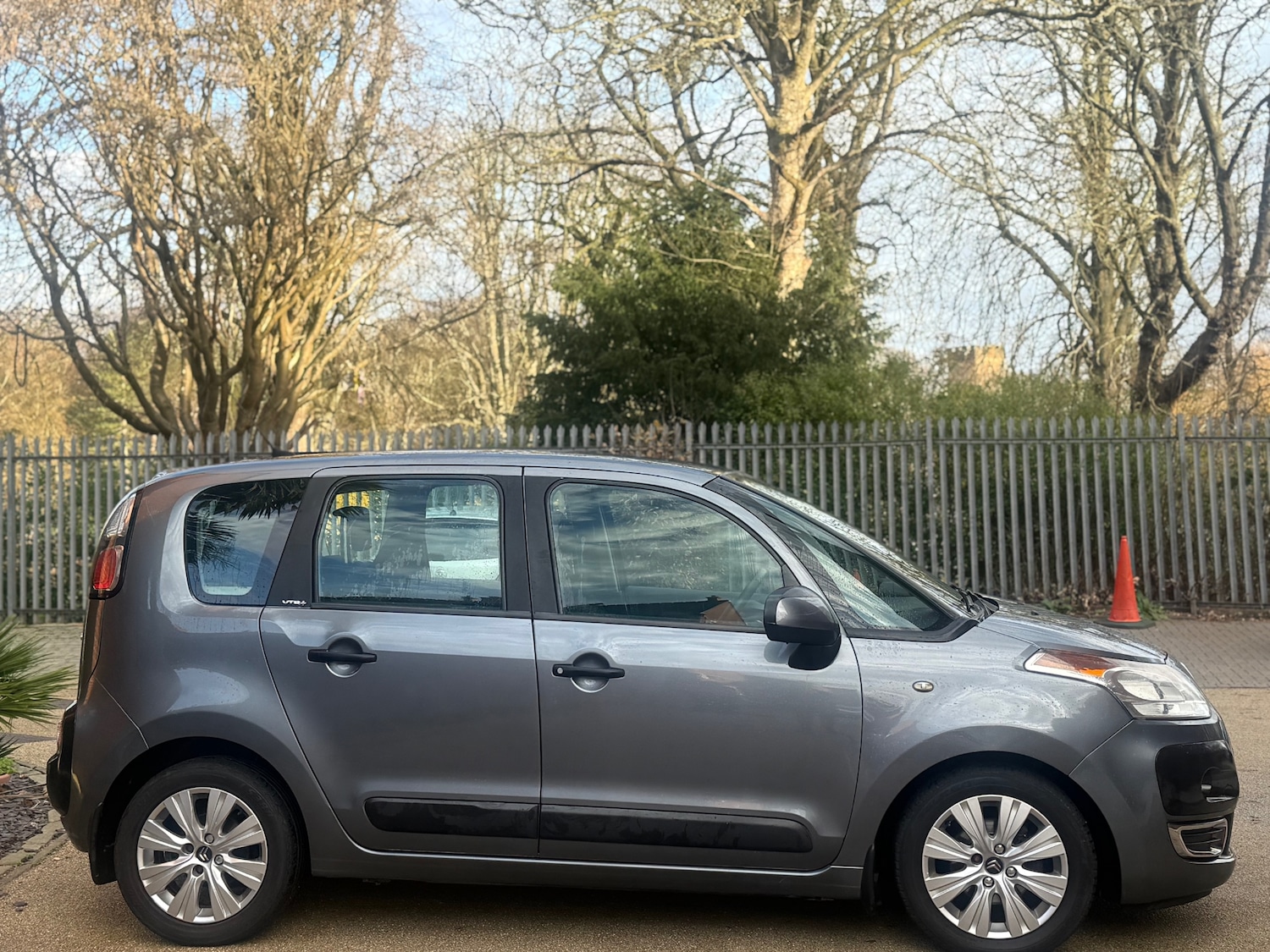 Used Citroen C3 Picasso 2009 for sale - 76947125: Photo 6