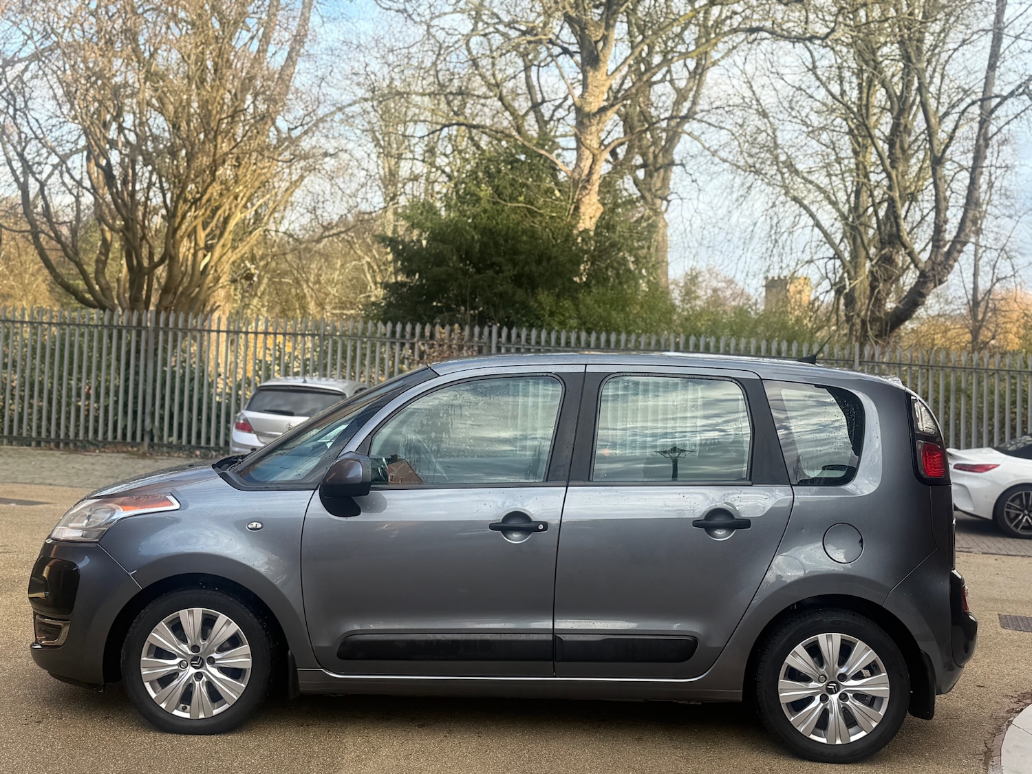 Used Citroen C3 Picasso 2009 for sale - 76947125: Photo 7