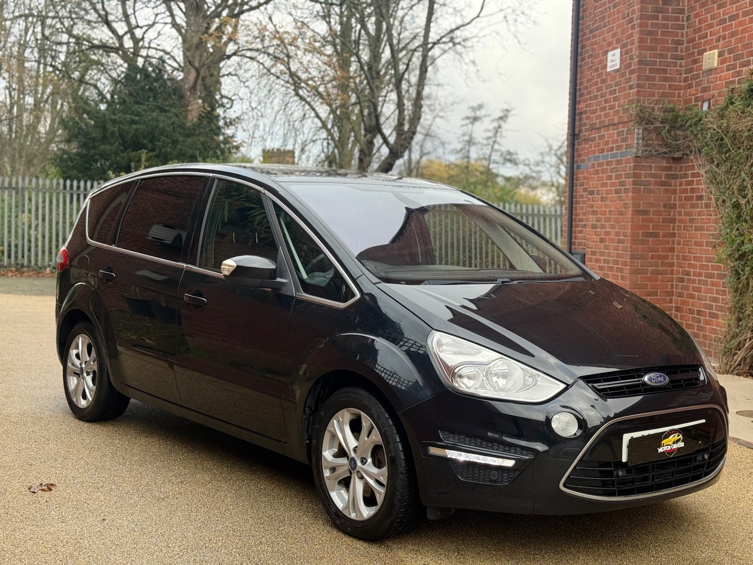 Used Ford S-Max 2013 for sale - 76682640: Photo 1