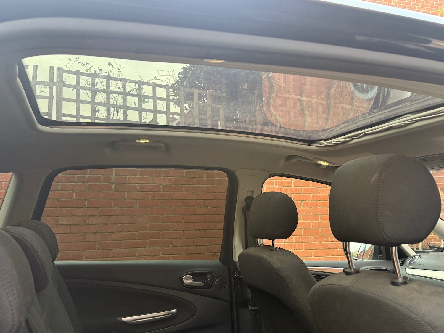 Used Ford S-Max 2013 for sale - 76682640: Photo 18