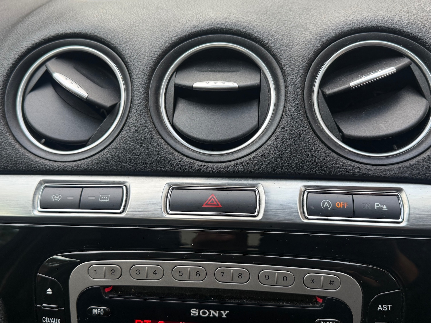 Used Ford S-Max 2013 for sale - 76682640: Photo 31