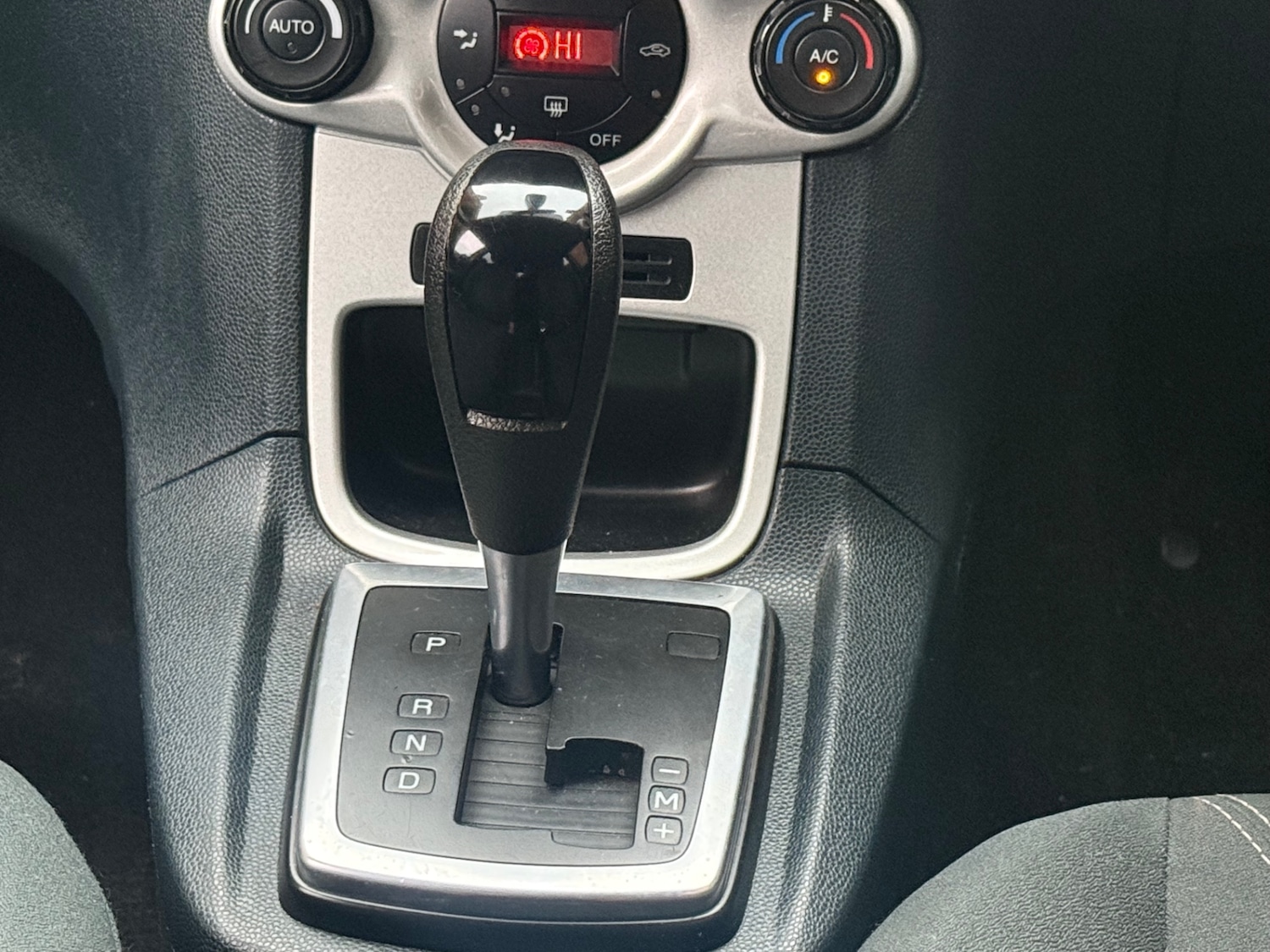 Used Ford Fiesta 2010 for sale - 76974761: Photo 19