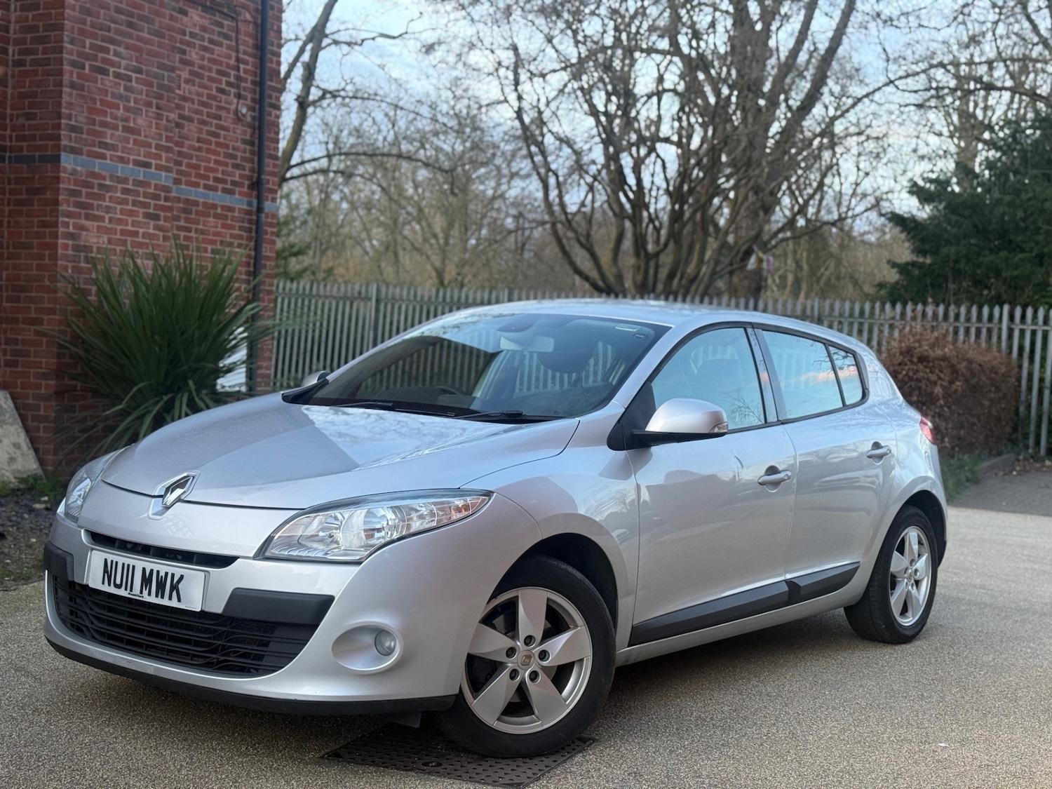 Used Renault Megane 2011 for sale - 77732352: Photo 2