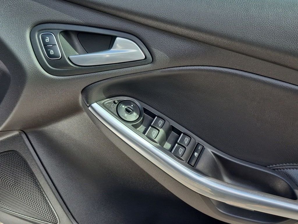 Used Ford Focus 2017 for sale - 76582020: Photo 16