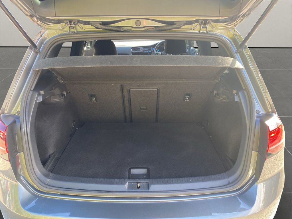 Used Volkswagen Golf 2019 for sale - 76119198: Photo 32