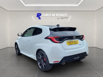 Used Toyota Yaris 2021 for sale - 74065920: Photo