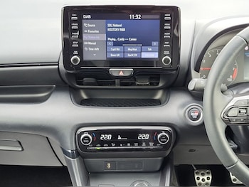 Used Toyota Yaris 2021 for sale - 74065920: Photo