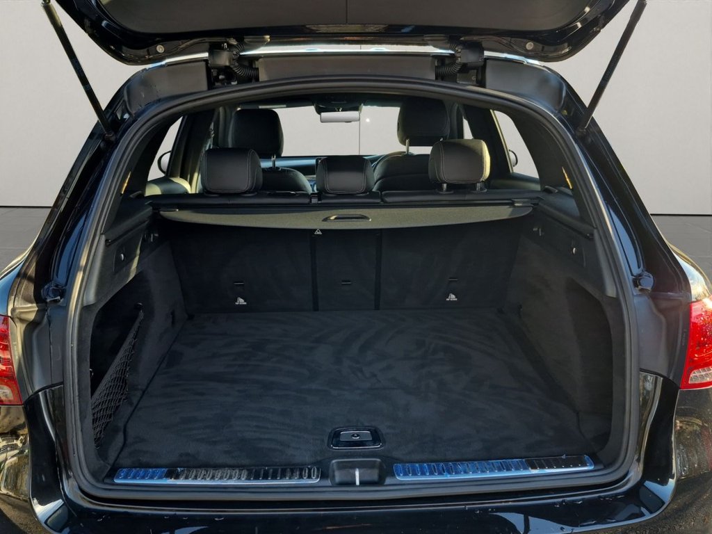 Used Mercedes-Benz GLC 2019 for sale - 76570020: Photo 32