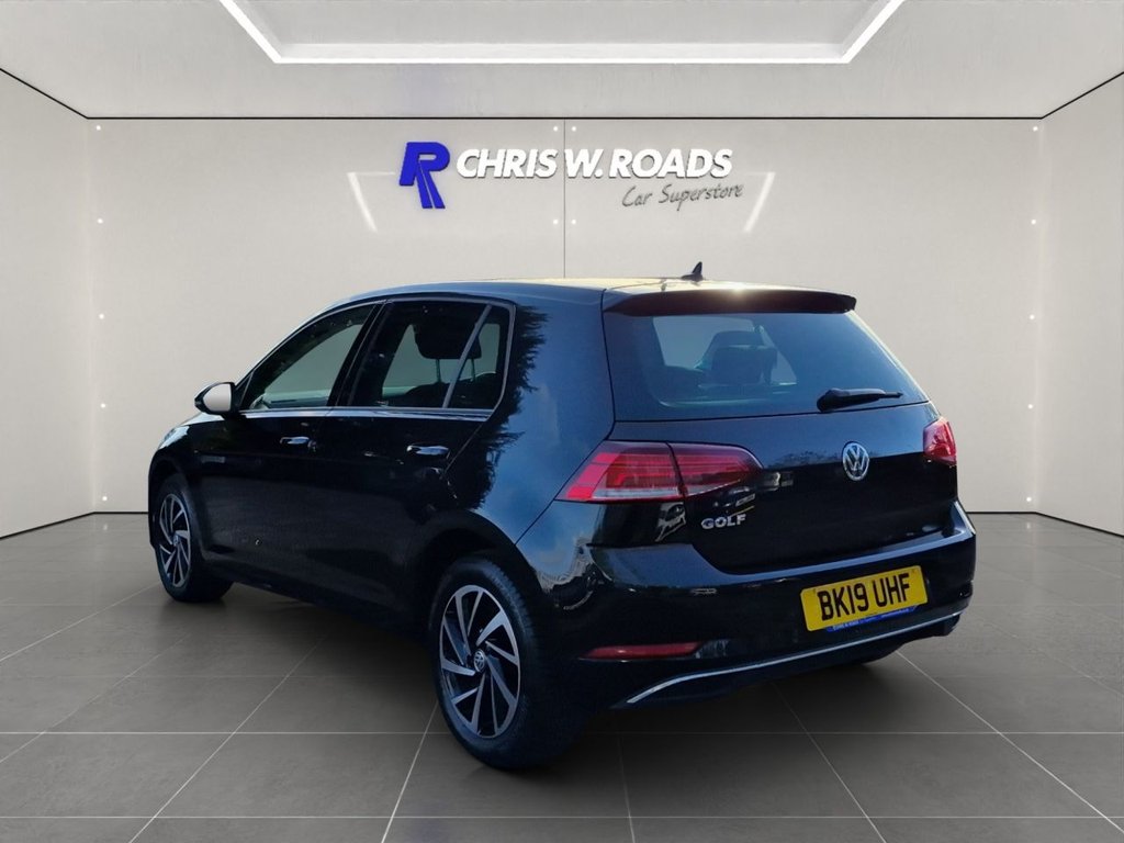 Used Volkswagen Golf 2019 for sale - 76883144: Photo 2