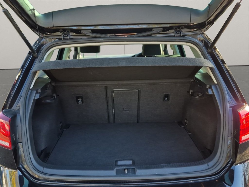 Used Volkswagen Golf 2019 for sale - 76883144: Photo 33