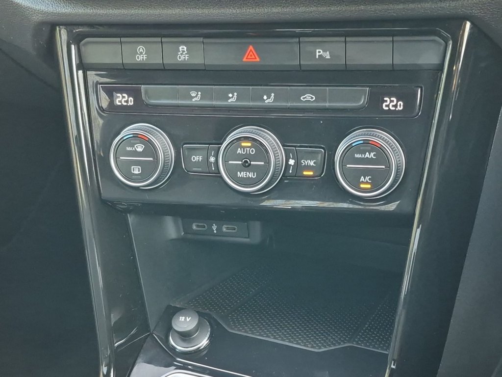 Used Volkswagen T-Roc 2021 for sale - 76536036: Photo 25