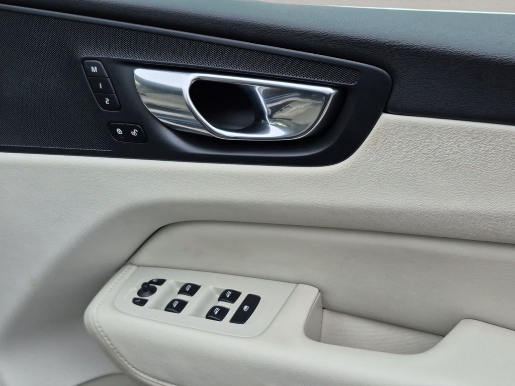 Used Volvo XC60 2019 for sale - 78068939: Photo 16