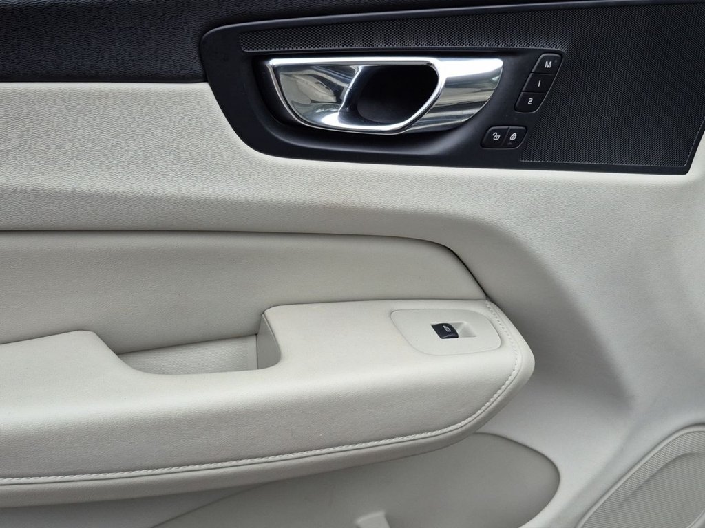 Used Volvo XC60 2019 for sale - 78068939: Photo 18