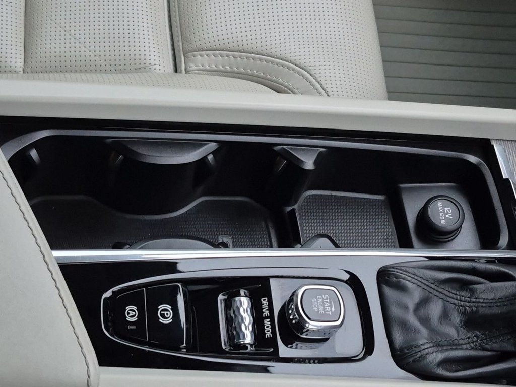 Used Volvo XC60 2019 for sale - 78068939: Photo 24