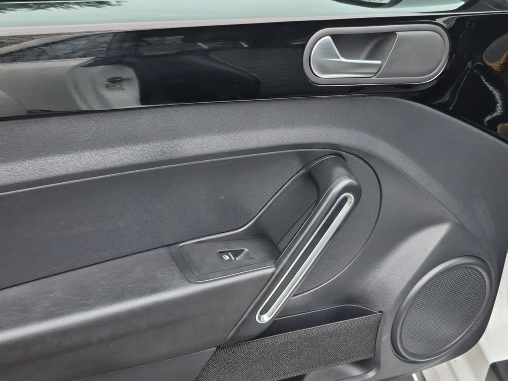 Used Volkswagen Beetle 2018 for sale - 76923783: Photo 18