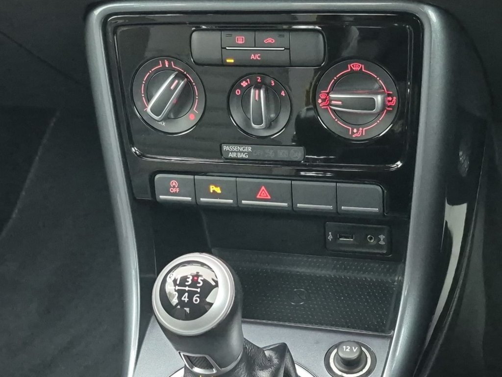 Used Volkswagen Beetle 2018 for sale - 76923783: Photo 23