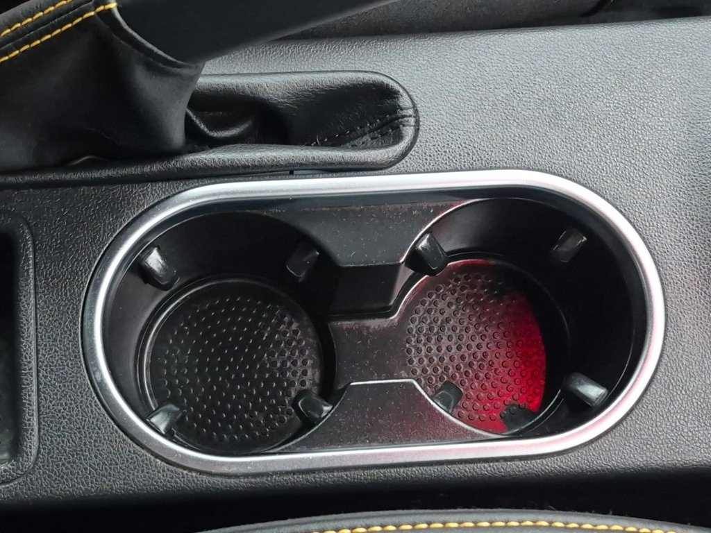 Used Volkswagen Beetle 2018 for sale - 76923783: Photo 24