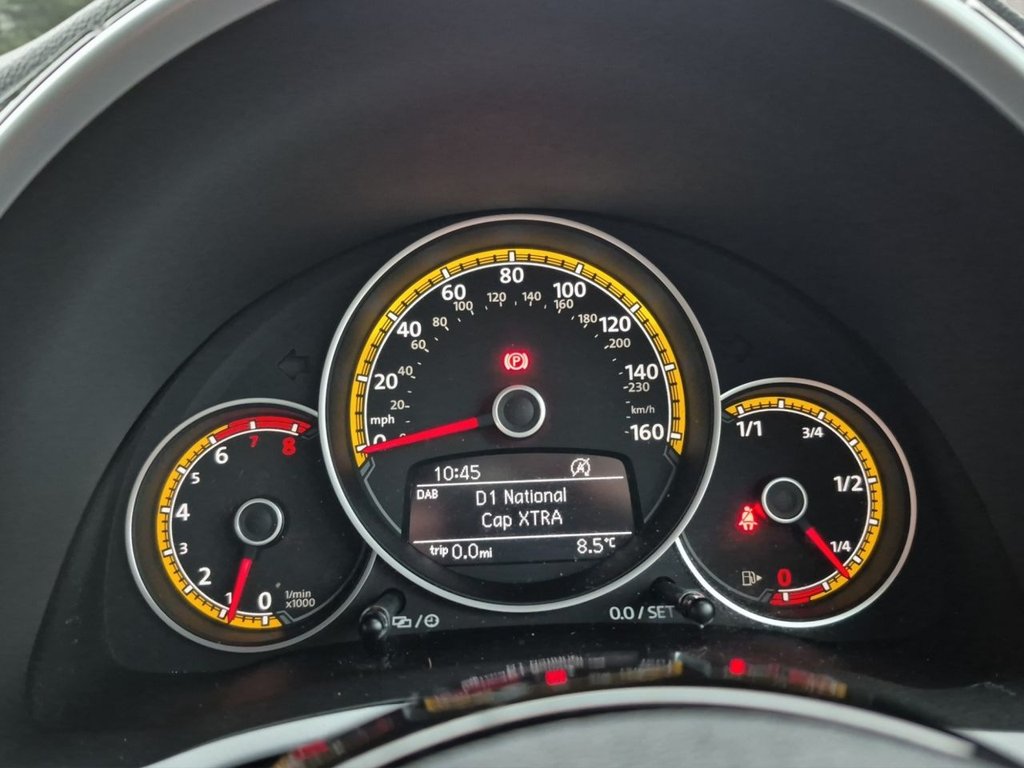 Used Volkswagen Beetle 2018 for sale - 76923783: Photo 26