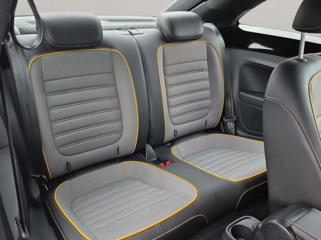 Used Volkswagen Beetle 2018 for sale - 76923783: Photo 28