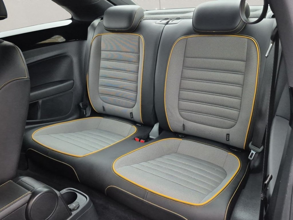 Used Volkswagen Beetle 2018 for sale - 76923783: Photo 29