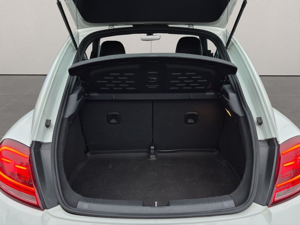 Used Volkswagen Beetle 2018 for sale - 76923783: Photo 31