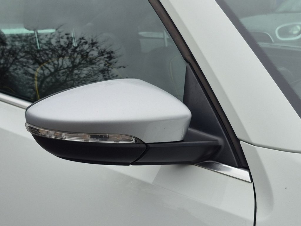 Used Volkswagen Beetle 2018 for sale - 76923783: Photo 33