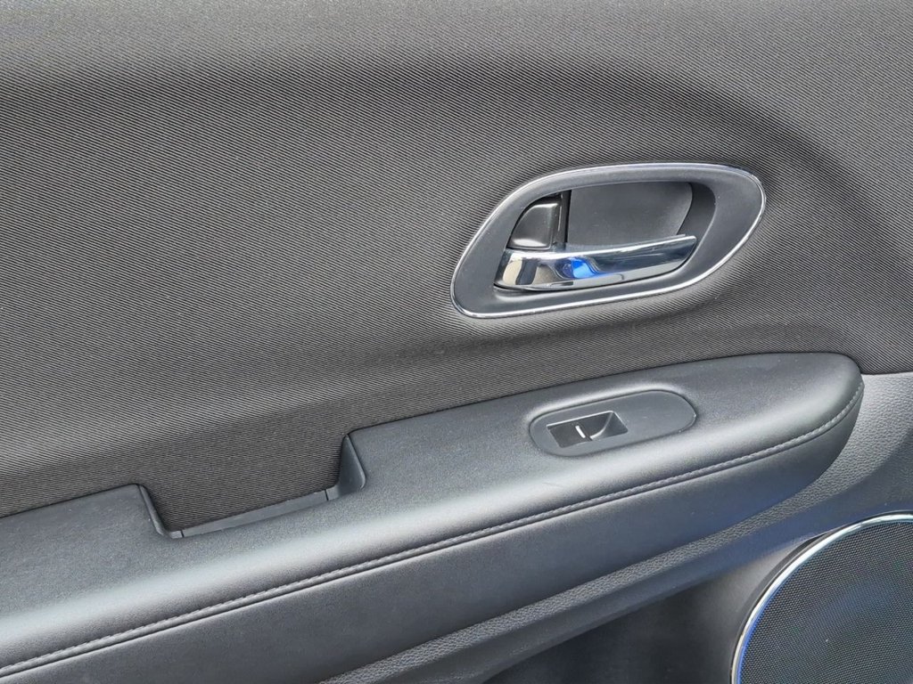 Used Honda HR-V 2018 for sale - 76509747: Photo 18