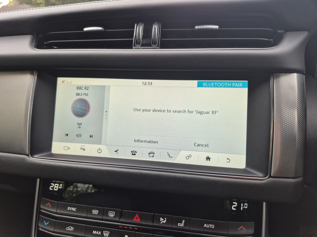 Used Jaguar XF 2018 for sale - 76162717: Photo 21