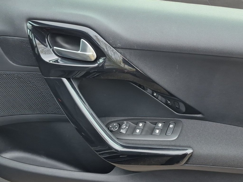 Used Peugeot 208 2018 for sale - 76386028: Photo 16