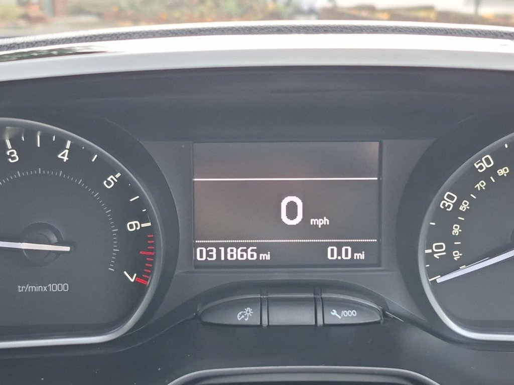 Used Peugeot 208 2018 for sale - 76386028: Photo 28