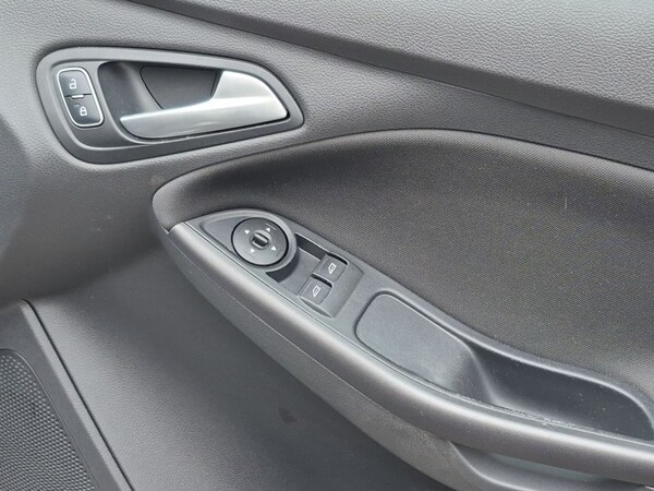 Used Ford Focus 2017 for sale - 76266624: Photo 16