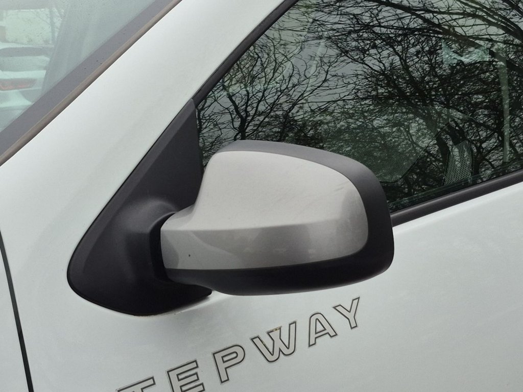 Used Dacia Sandero Stepway 2018 for sale - 78200228: Photo 30