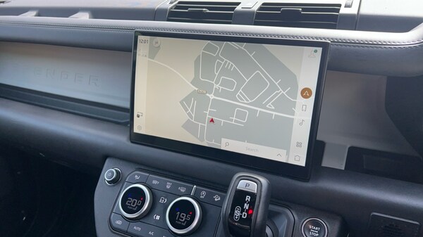 Used Land Rover Defender 2024 for sale - 76191084: Photo 11