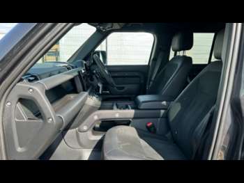 Used Land Rover Defender 2024 for sale - 74092974: Photo