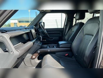 Used Land Rover Defender 2021 for sale - 75464870: Photo