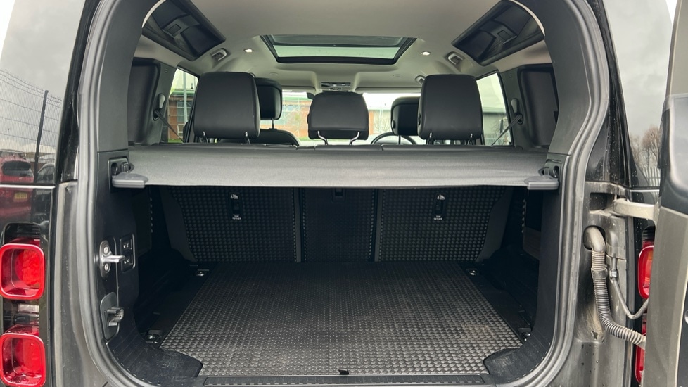 Used Land Rover Defender 2023 for sale - 76873981: Photo 10