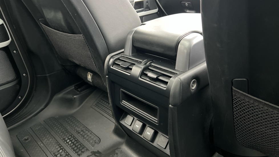 Used Land Rover Defender 2023 for sale - 76873981: Photo 18