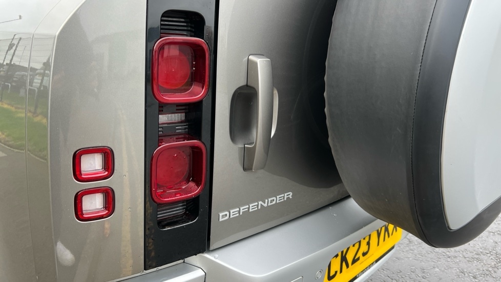 Used Land Rover Defender 2023 for sale - 76873981: Photo 19