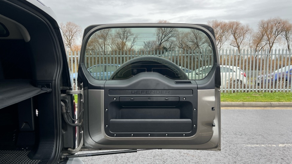 Used Land Rover Defender 2023 for sale - 76873981: Photo 20
