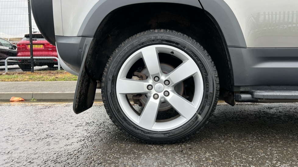 Used Land Rover Defender 2023 for sale - 76873981: Photo 31