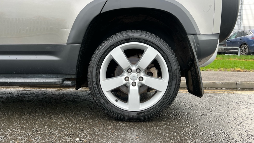 Used Land Rover Defender 2023 for sale - 76873981: Photo 32