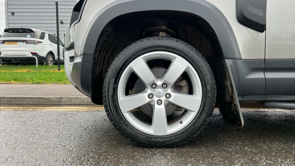 Used Land Rover Defender 2023 for sale - 76873981: Photo 33