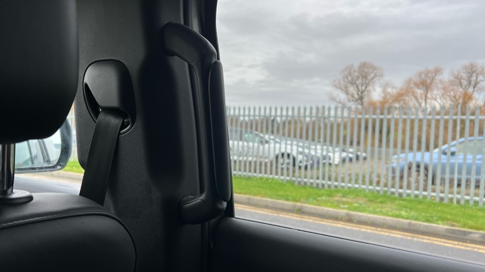 Used Land Rover Defender 2023 for sale - 76873981: Photo 36