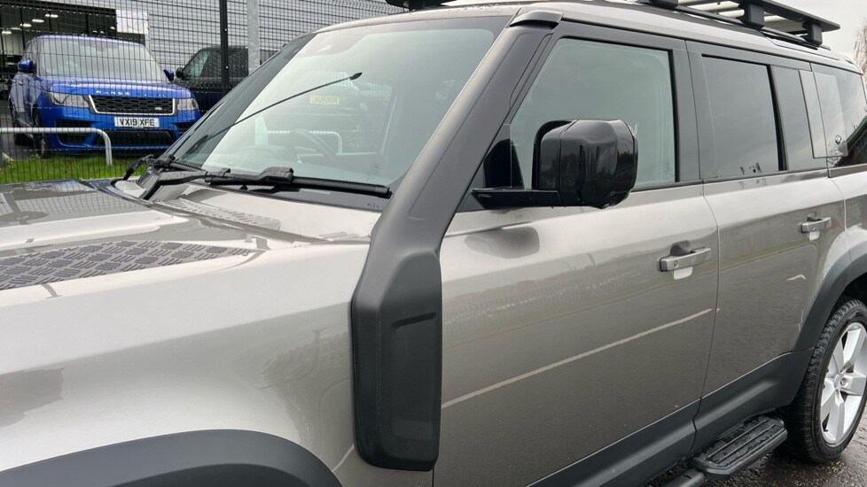 Used Land Rover Defender 2023 for sale - 76873981: Photo 38