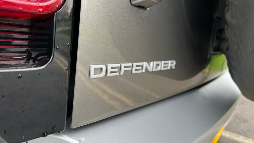 Used Land Rover Defender 2023 for sale - 76873981: Photo 40