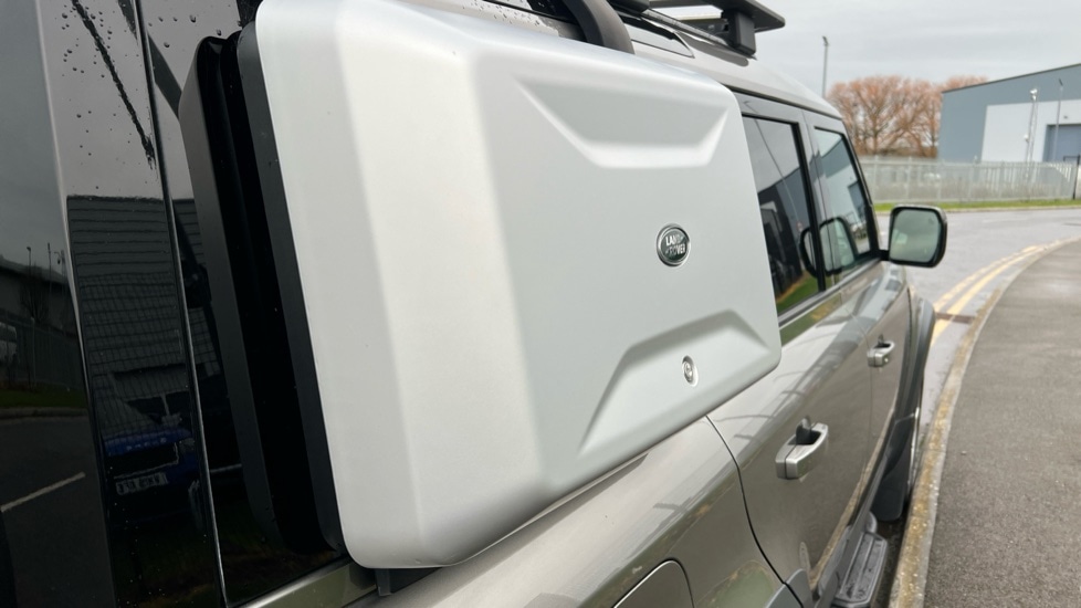 Used Land Rover Defender 2023 for sale - 76873981: Photo 41