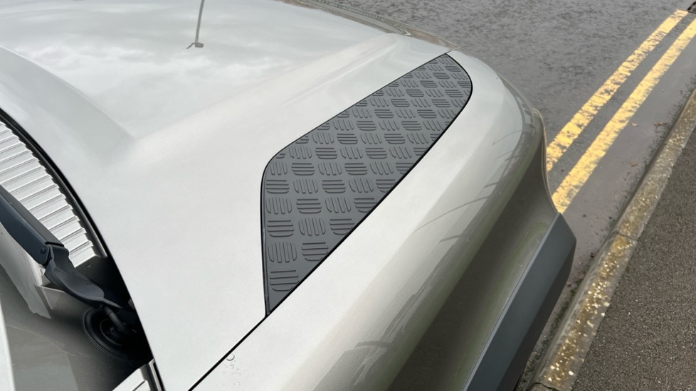 Used Land Rover Defender 2023 for sale - 76873981: Photo 43