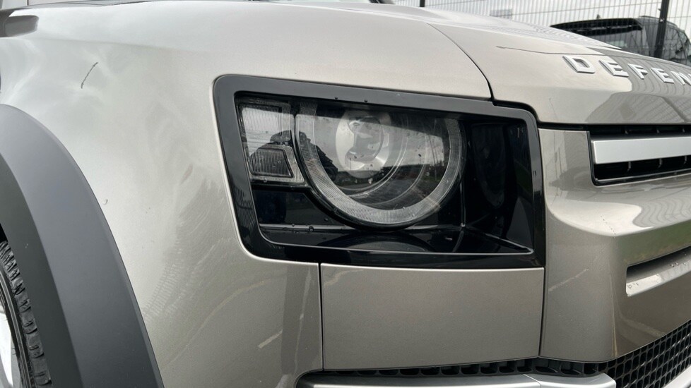 Used Land Rover Defender 2023 for sale - 76856361: Photo 17