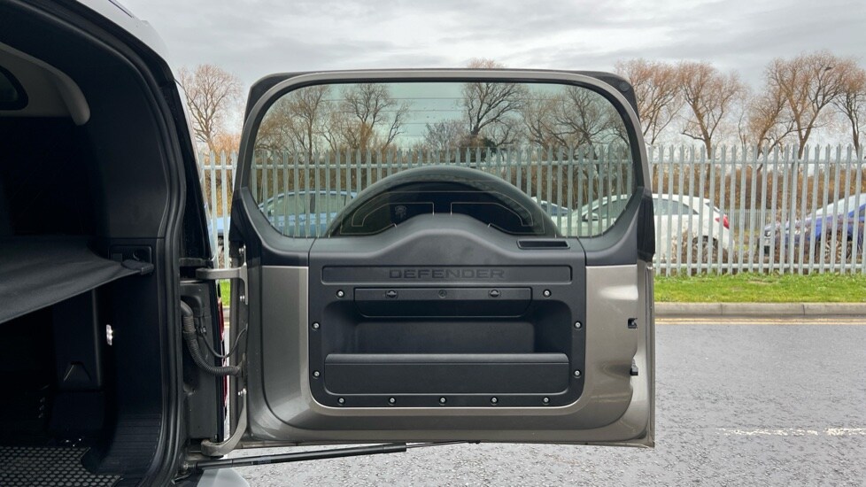 Used Land Rover Defender 2023 for sale - 76856361: Photo 20