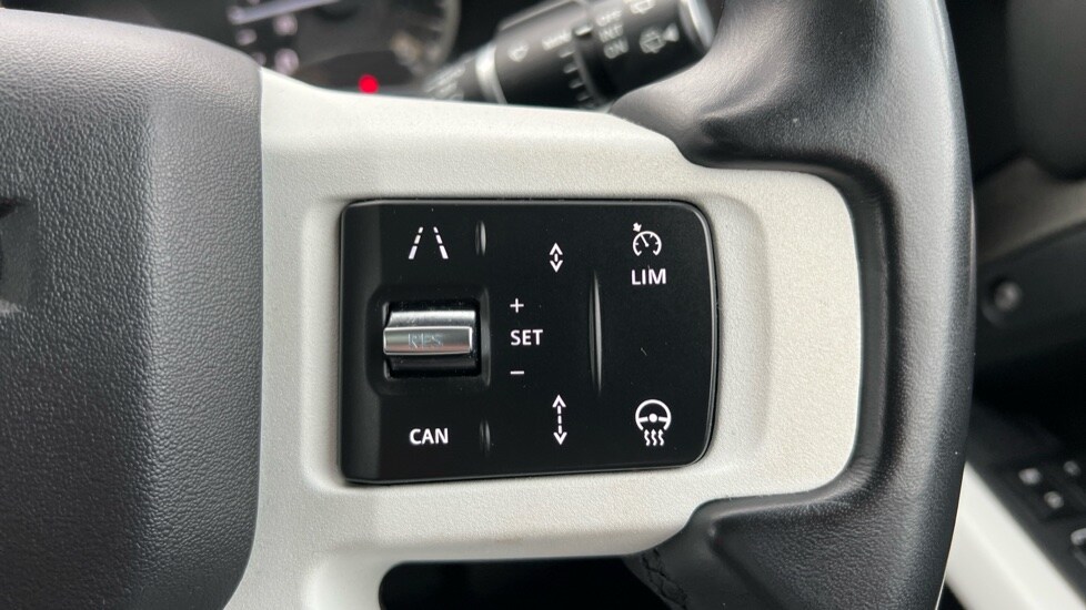 Used Land Rover Defender 2023 for sale - 76856361: Photo 23